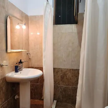 Cozy Appartment In Tirana Exterior photo