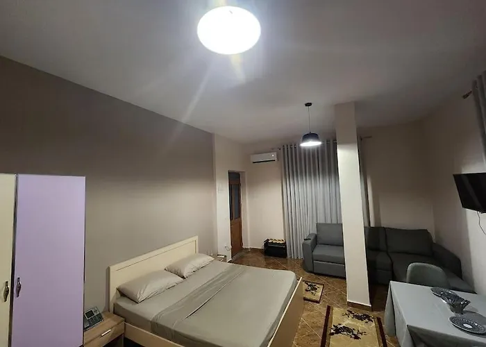 Cozy Appartment In Tirana